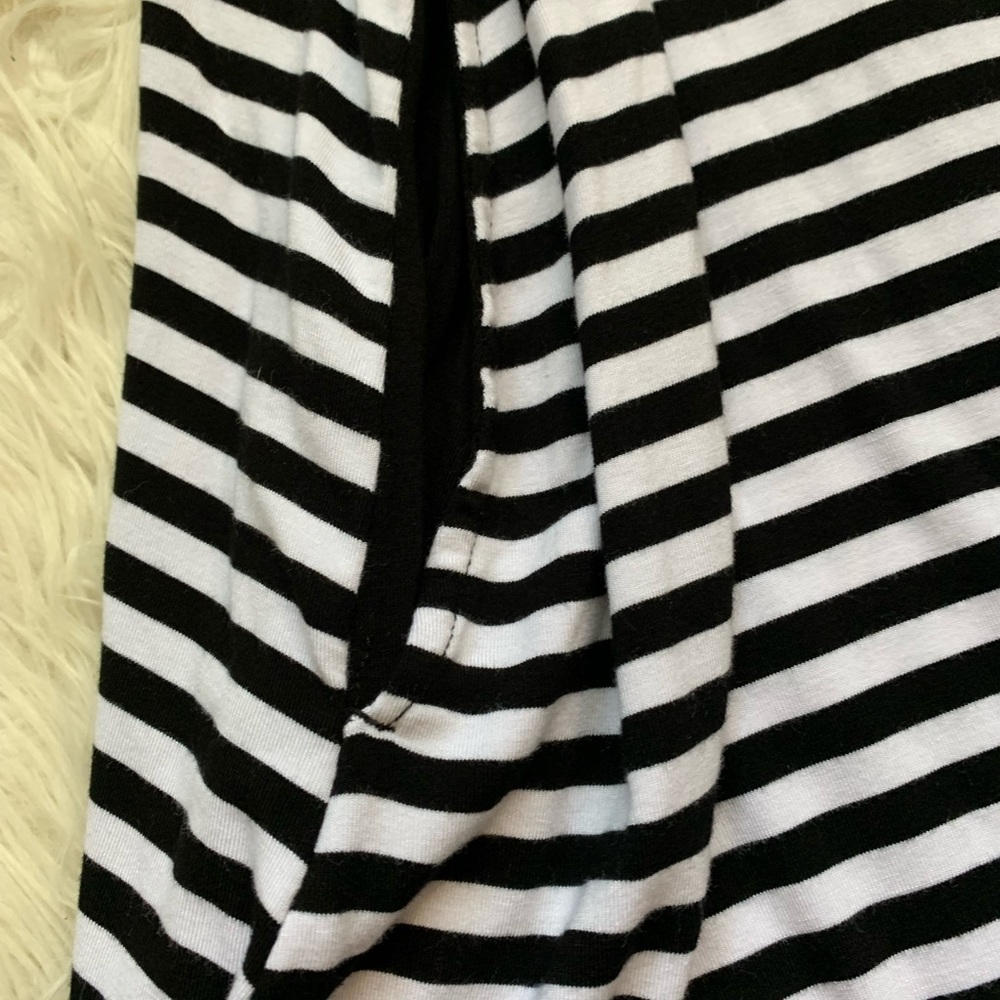 Sleeveless A Line dress with Pockets - Picture 7 of 9